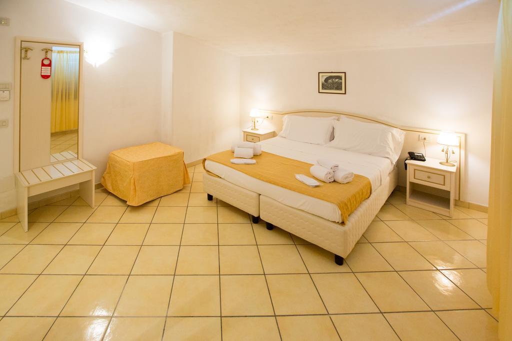Residence Hotel Eden ปาลีนูโร ภายนอก รูปภาพ